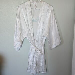 Gilligan & O'Malley | White Satin Bride Short Robe Size XL
